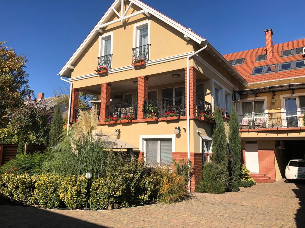 Galeria Apartmanhaz Keszthely Eksteriør bilde